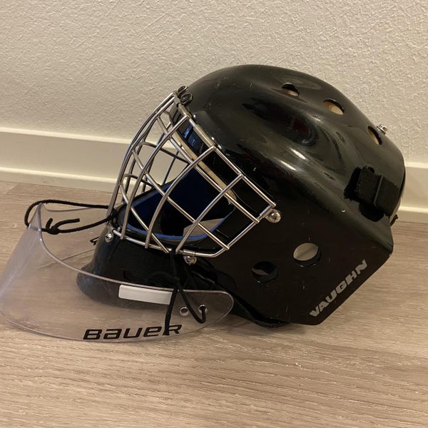 Black Senior VM9500 Goalie Mask Includes Free Dangler
