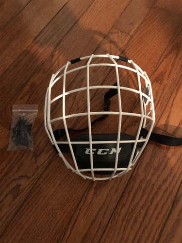 White New Medium FM580 Cage