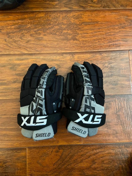 Black STX Goalie Gloves 13"
