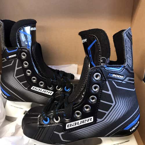New Bauer Nexus N6000 Hockey Skates Size 1