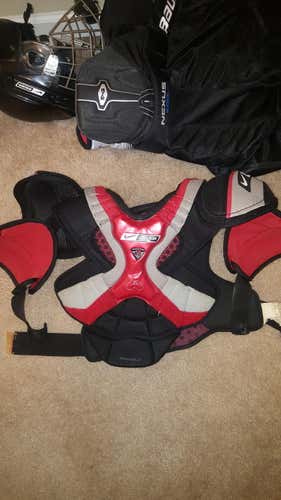 Senior Small Bauer Supreme 170 Shoulder Pads