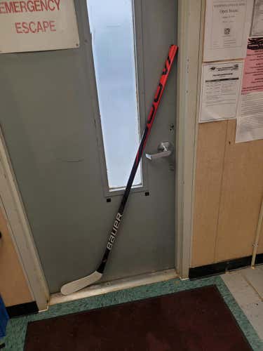 Senior Bauer Right Handed Vapor FlyLite Hockey Stick Mid Pro Stock