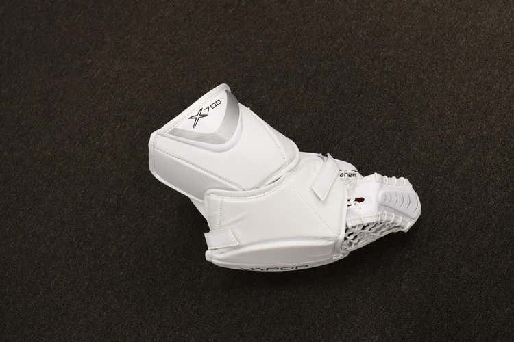 White Junior New Bauer Full Right Vapor X700 Goalie Catch Glove