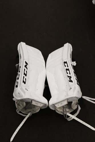 White/Black Junior New 28" CCM Extreme Flex E3.5 Goalie Leg Pads