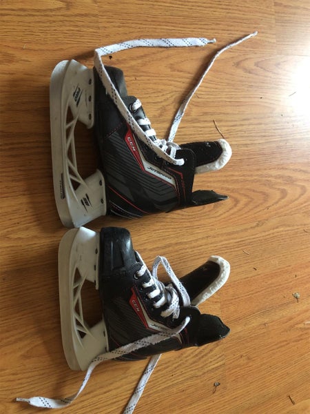 Junior CCM Hockey Skates D&R (Regular) Size 11