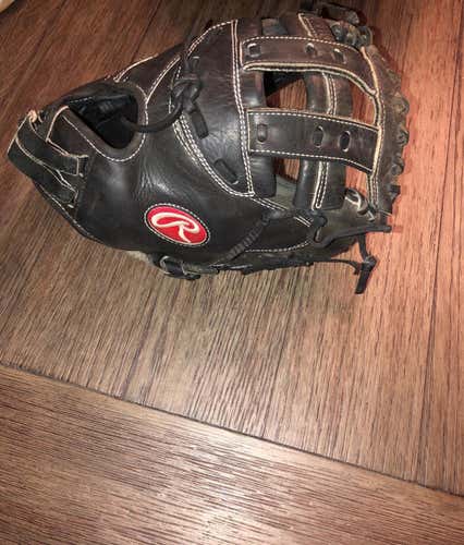 Black High School/College Heart of The Hide Softball Glove 13"