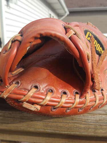 Brown Used Right Handed Catcher's Vintage Cooper Black Diamond Youth Baseball Glove 11"