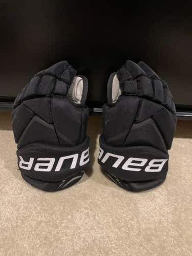 Black Bauer Vapor X700 Gloves 12"