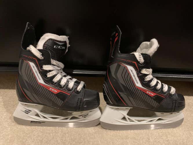 Youth CCM JetSpeed 250 Skates Size 10