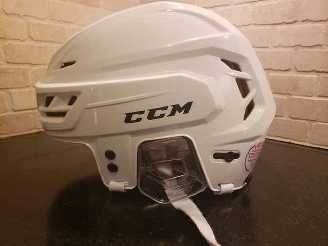 White Large CCM Tacks 310 Helmet