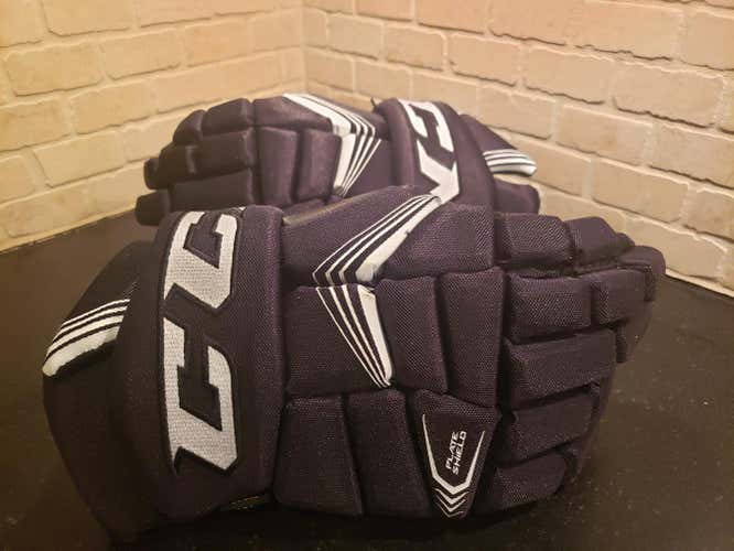 Black Senior CCM Tacks 7092 Gloves 14"