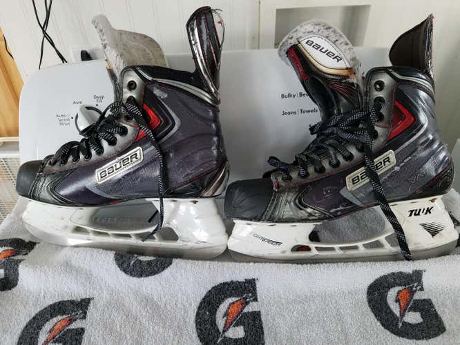 Senior Bauer Vapor APX2 Hockey Skates Pro Stock Size 8.5