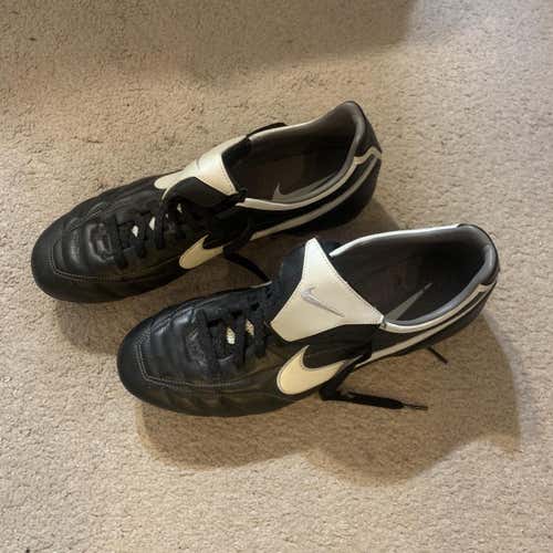Black Men's 12 (Women's 13) Soccer Tiempo legend Cleats