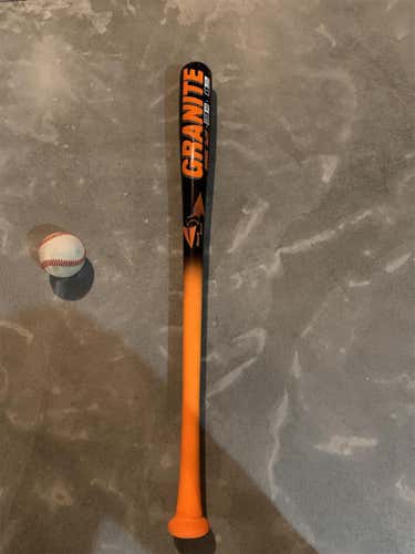Pinnacle Granite Bat (-3) 28 oz 31"