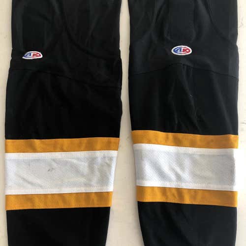 Black Intermediate Medium  Socks