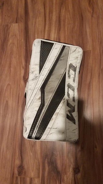 CCM Full Right Extreme Flex III Pro Stock Blocker