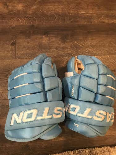 Brand New Pro Stock Easton Hockey Gloves 14" Baby Blue