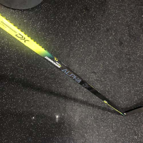 Senior Alpha DX Hockey Stick Mid Pro Stock