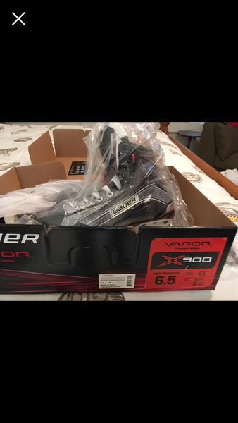 New Senior Bauer Vapor X900 Hockey Skates EE (Extra Wide) Size 6.5