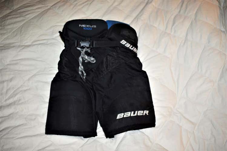 Bauer Nexus 1000 Hockey Pants, Junior M, Black