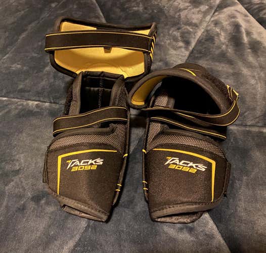 Senior Extra Large CCM Tacks 3092 Elbow Pads