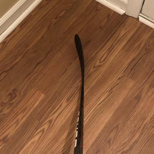 Brand New Senior Right Handed Vapor FlyLite Mid  Hockey Stick
