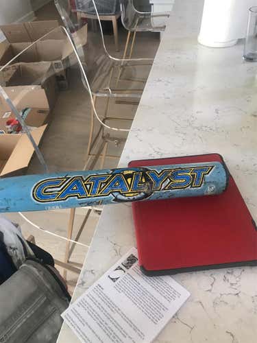 Blue High School/College Catalyst Bat (-10) 23 oz 33"