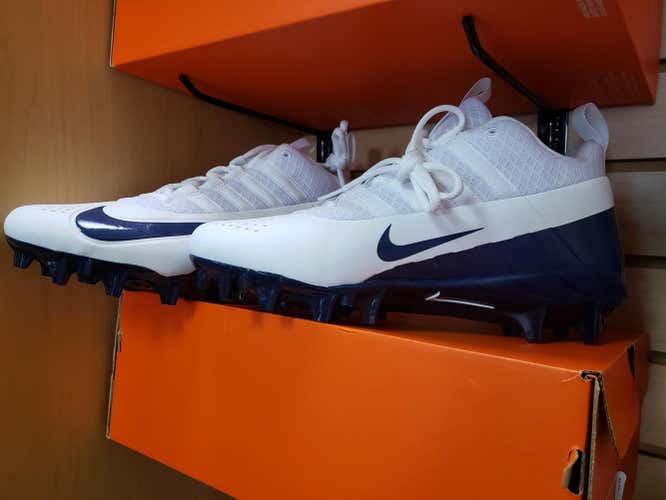 White New Adult Unisex 9.0 (Women's 10) Molded Cleats Nike Cleats