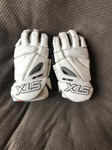 White  Player Stallion 500 Lacrosse Gloves 13"