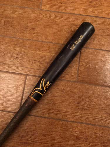 Victus Wood Bat
