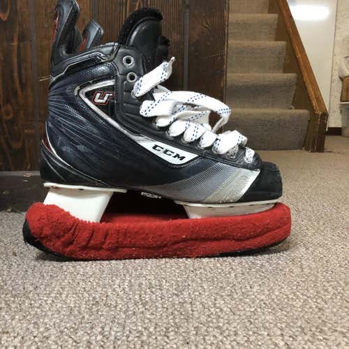 Senior CCM U+ Crazy Light D&R (Regular) Size 9.5 Hockey Skates