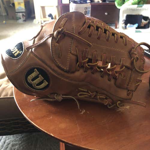 Brown High School/College Pitcher's A2000 1796 11.75" Baseball Glove