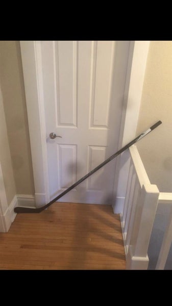New Senior Right Handed Vapor APX2 Mid Pro Stock Hockey Stick