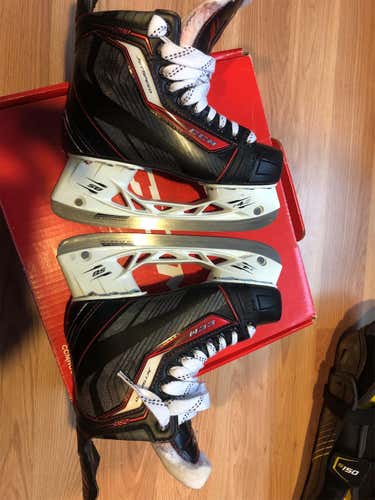 LIKE BRAND NEW CCM JetSpeed 290 Junior Size 4.5 Hockey Skates
