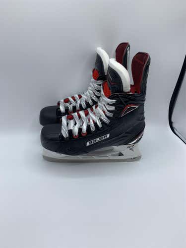 Bauer Vapor X700 ‘17 Skates Size 4.0 D - New in Box