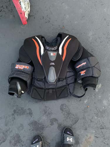 Senior Medium Velocity V7 XF Pro Carbon Chest and Arm Protector Goalie Chest Protector Pro Stock