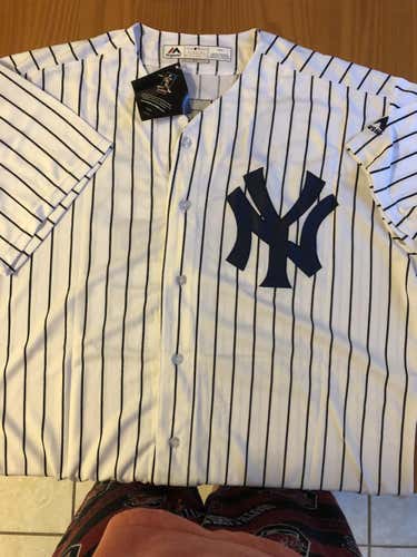 Aaron Judge Yankees jersey