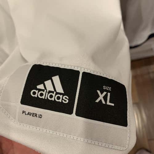 Unisex Extra Large Adidas Shirt