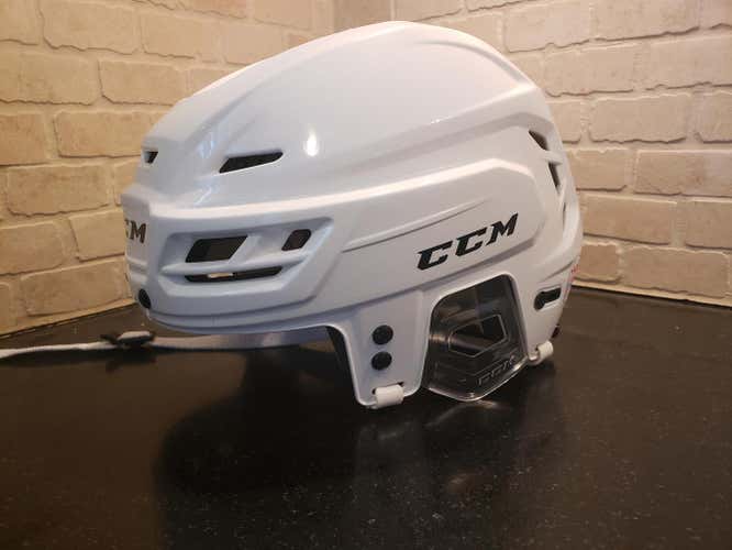 White Large CCM Tacks 110 Helmet