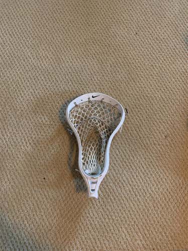 Strung Nike Lakota Head white
