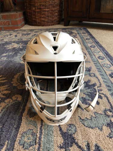 White Adult Cascade R Helmet