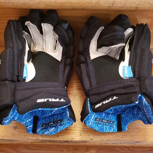 Black Senior True XC7 14" Gloves