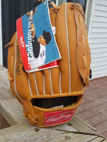 Rare/Vintage Cal Ripken Jr. Signature Series Glove (New/Un-used)