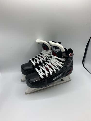 New Junior Bauer Vapor x700 Goalie Skates 5.5 EE