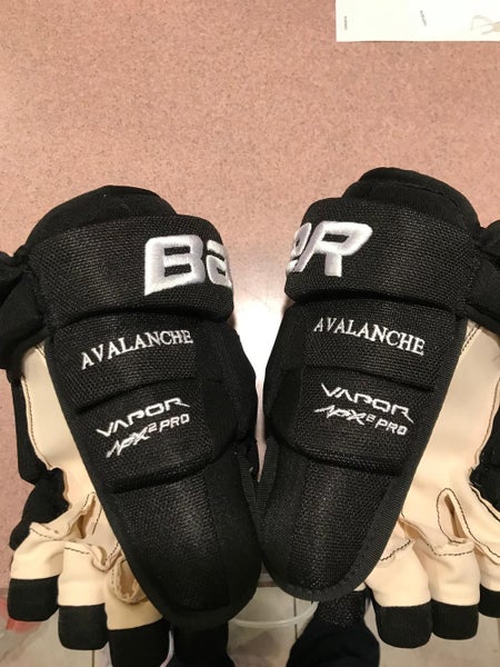 New / Bauer Vapor APX2 Pro Gloves / Senior Pro Stock / COLORADO AVALANCHE / 13"