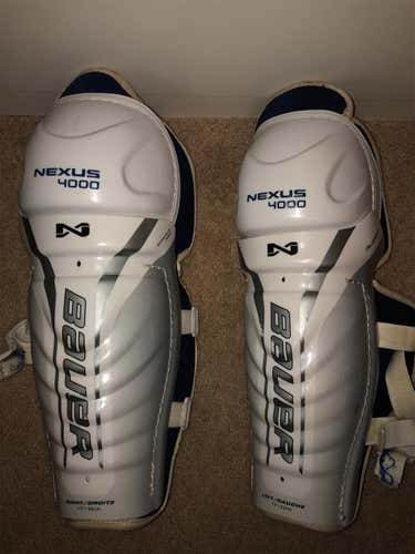 Junior Bauer Nexus 4000  Shin Pads