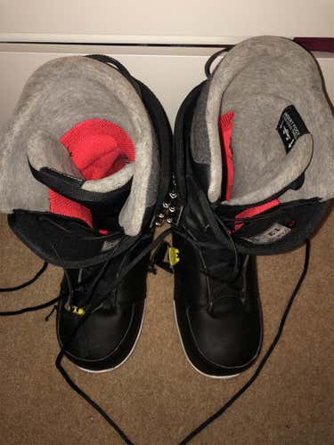 Men's 13 (Women's 14)  Medium Flex Snowboard Boots