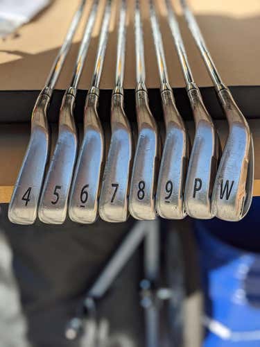 Titleist 710 AP1 Iron Set Extra Stiff Steel Shaft