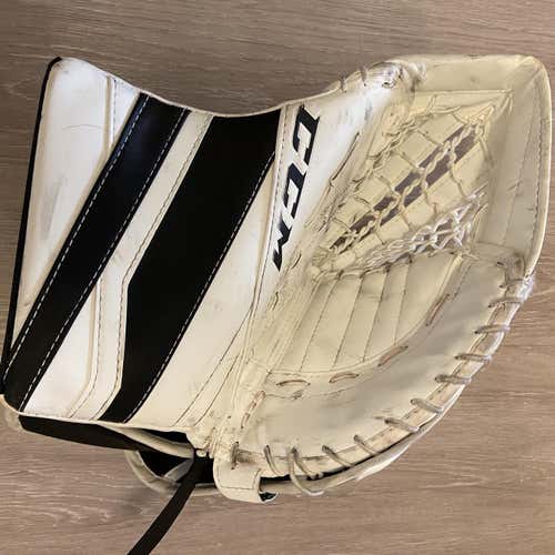 CCM E3.9 Senior Goalie Catcher Glove REGULAR GREAT CONDITION