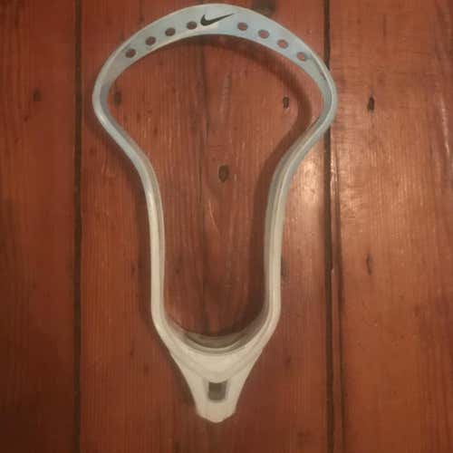 Attack & Midfield Nike Unstrung CEO Head (not fogo)